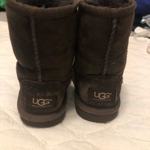 Chocolate Ugg’s size 9